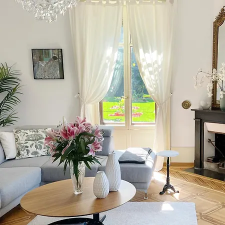 Luxury Apartment *